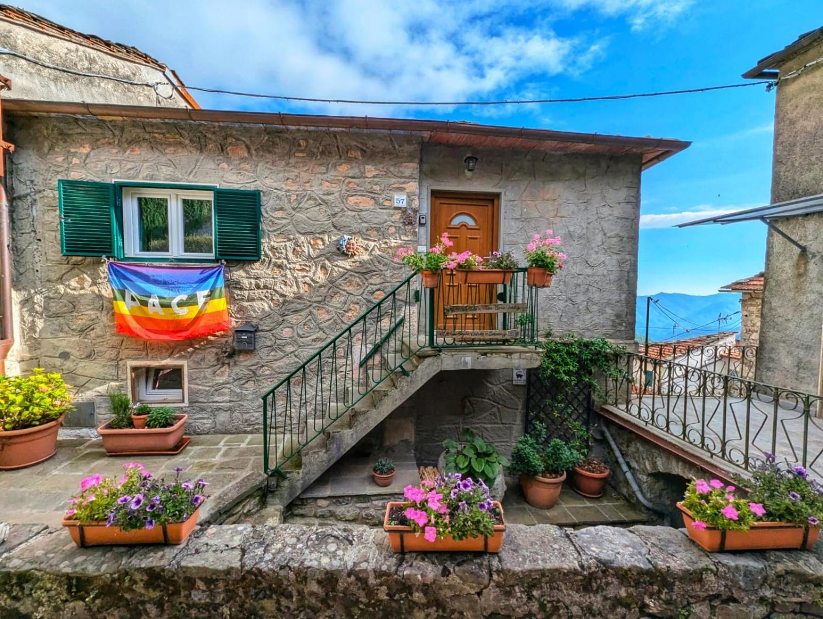 Casa Bellavista Villa Montefegatesi ภายนอก รูปภาพ